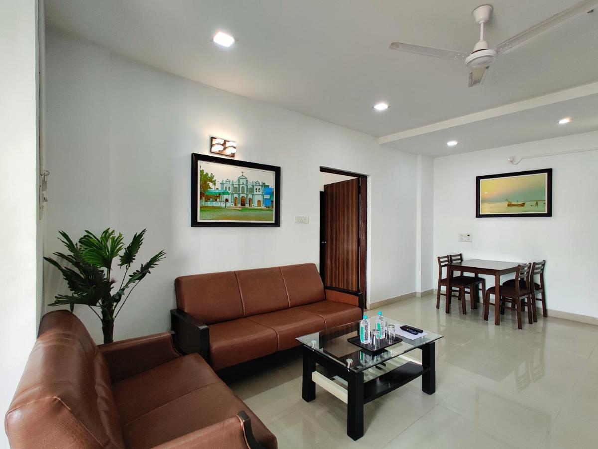 Golden Chariot Hotel Daman Bagian luar foto