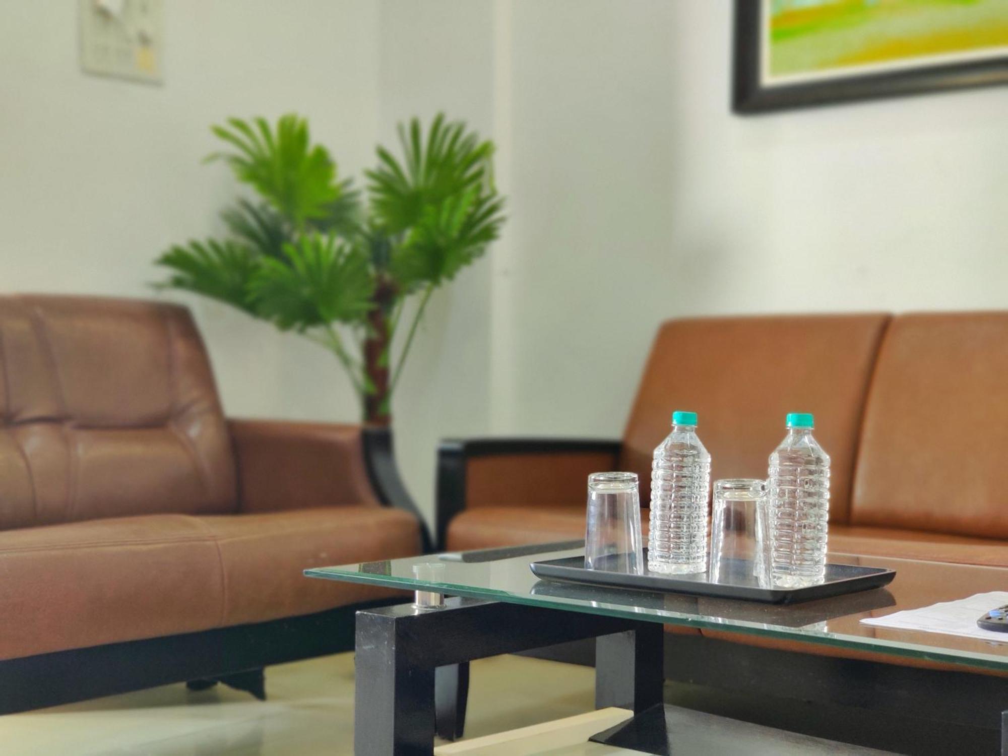 Golden Chariot Hotel Daman Bagian luar foto